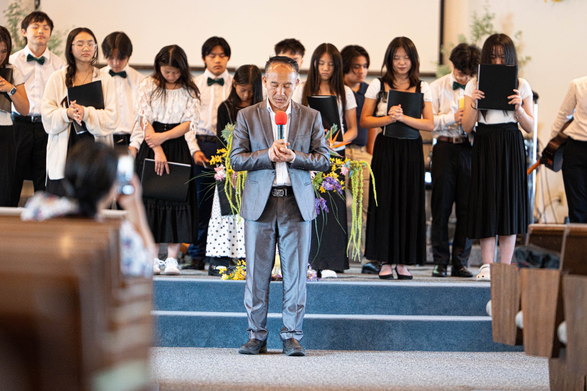 Church service prayer photo